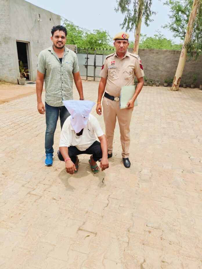 Charkhi Dadri News: Youth arrested with illegal pistol