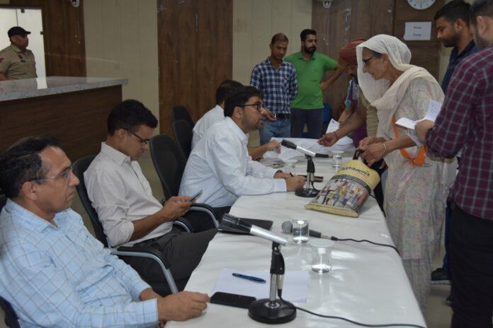 Complaints are being resolved on priority basis in Samadhan Camp