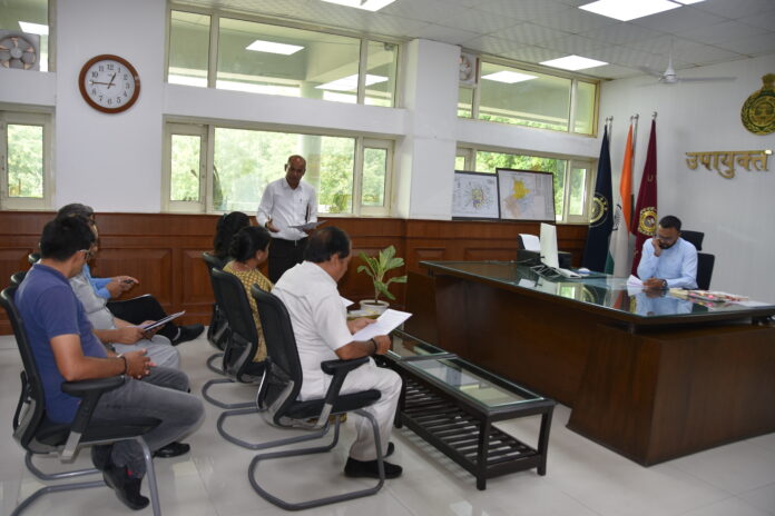 DC Prashant Panwar took the meeting of district level cable TV network monitoring committee.