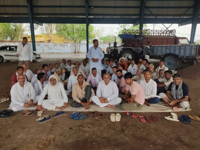 Rural tube well operators held a meeting regarding their demands, announced to express their anger in CM City Kurukshetra in the third week of July.