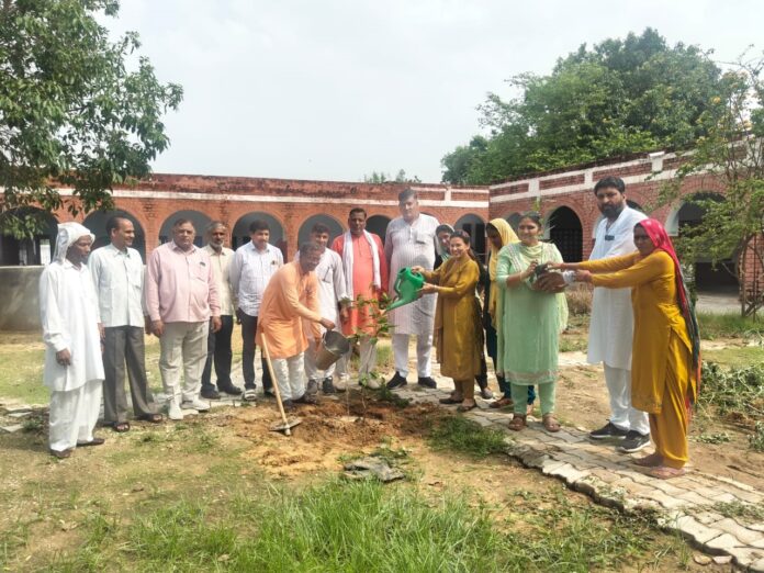 Dharmasena will plant 50 thousand saplings in the state, campaign started from government school of Badhra