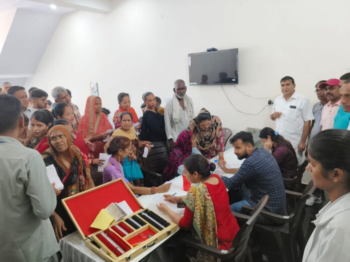 Health checkup camp was organized, 400 patients were examined: Bhim Singh Rathi