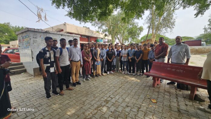 Mahendergarh News : समर एडवेंचर कैम्प के लिए विद्यार्थियों व शिक्षकों का दल मनाली के लिए रवाना