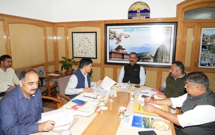 Himachal News : कम विद्यार्थियों वाले स्कूलों के विलय की संभावनाएं तलाशने के निर्देश