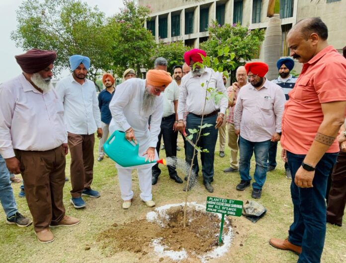 वातावरण को संतुलित रखने के लिए मनुष्य को अब विशेष प्रयास करने ही पड़ेंग