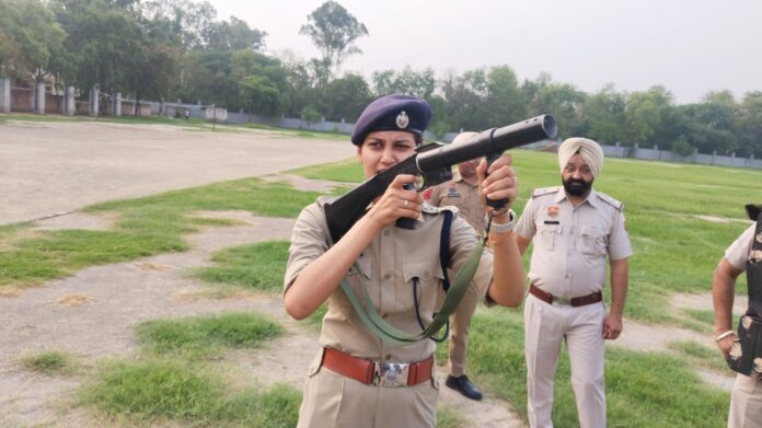 Ambala News : एसपी सुरेंद्र सिंह भौरिया के नेतृत्व में आपात स्थिति से निपटने के लिए पुलिस को दिया प्रशिक्षण