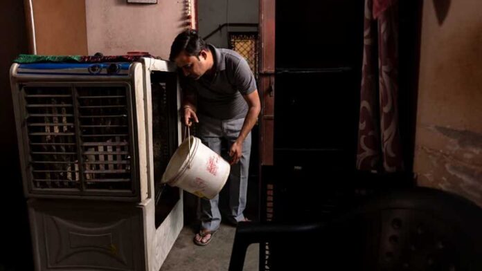 Use of Coolers in Rainy Season: बारिश में कूलर का पंप चलाना चाहिए या नहीं? चिपचिपाहट से मिलेगी मुक्ति, जानें कैसे