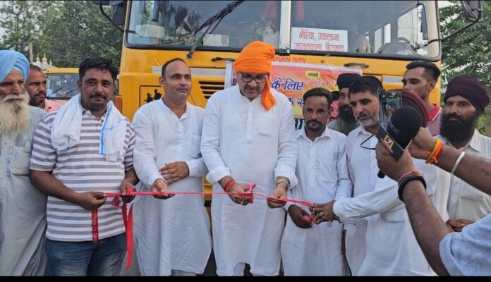 MLA Devendra Babli sent off nine buses of passengers for pilgrimage