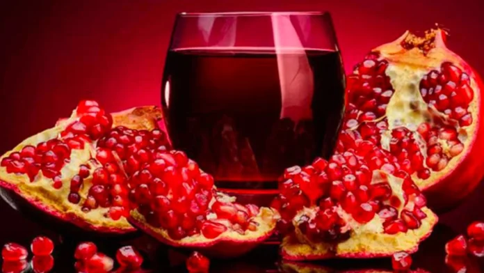 Pomegranate Benefits : रोज अनार का जूस पीने से क्या होता है? जानिए सेहत के लिए कितना फायदेमंद हैं ये फल