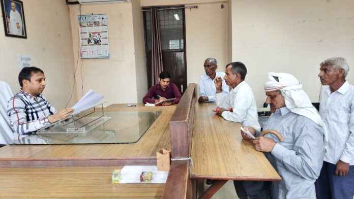 SDM listened to the problems of 5 people in 'Samadhan Shivir'