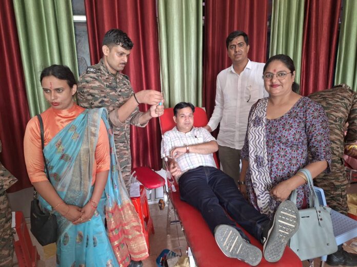 Manoj Gautam donated blood for the soldiers