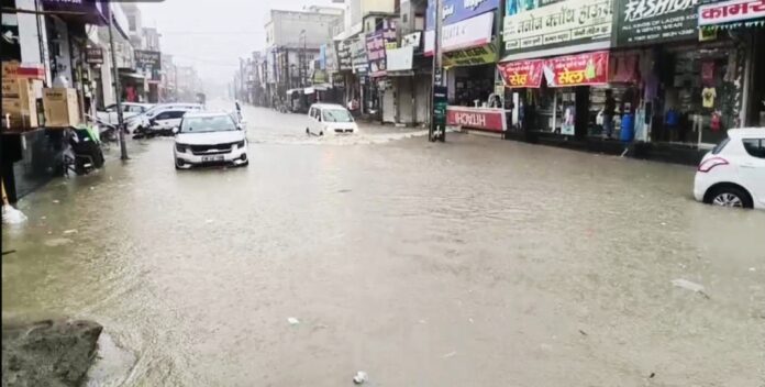 The whole city got submerged in rain water