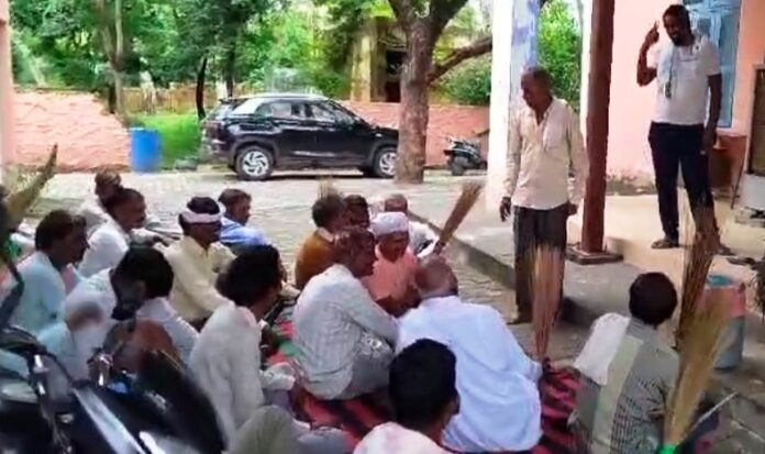 Angered by not receiving salary for three months, rural sanitation workers staged a strike at the BDPO office.