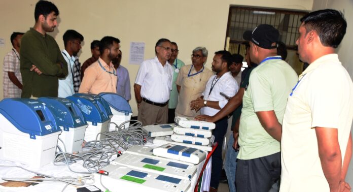 District Election Officer did a surprise inspection of EVM checking work