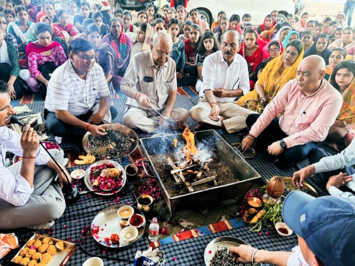 New academic session started with Havan Yagna in Janta Kanya Mahavidyalaya