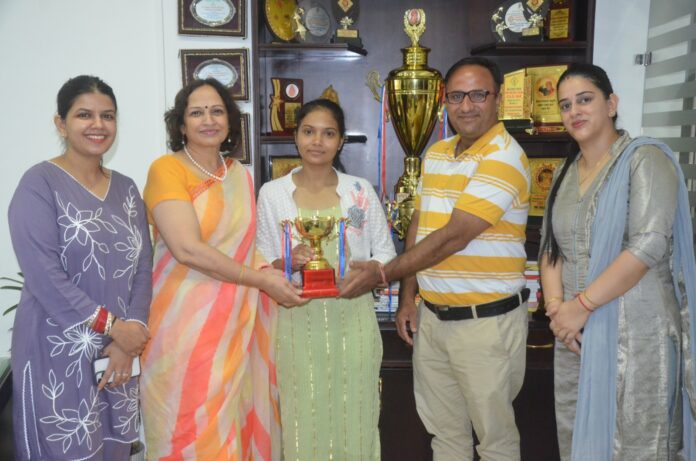 Divanshi Kamboj became the overall topper of Kurukshetra University