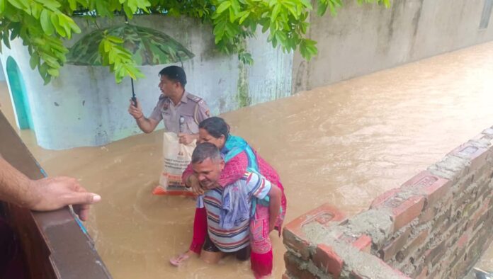 The rain in the hilly area became a problem for the people