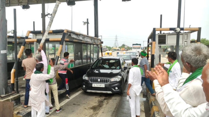 Farmers made Khatkar toll free for an indefinite period