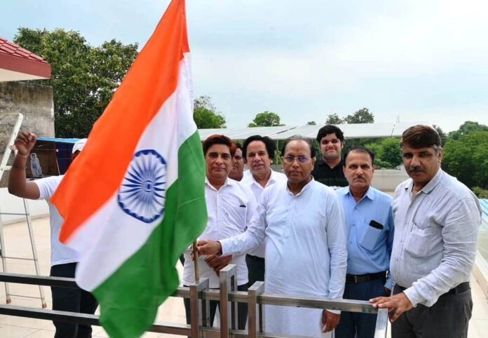 Tricolor resides in the heart of every Indian: Dr. Banwari