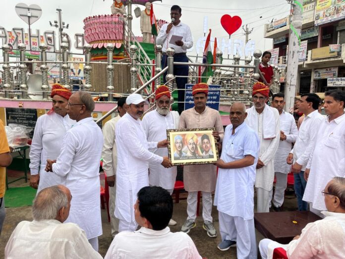 The trade union hoisted the flag at the main Krantikari Chowk.