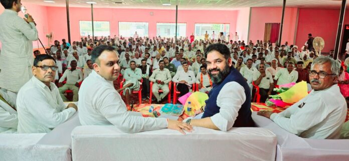 BJP Kisan Morcha State President Sukhvindra Mandhi and former BJYM President Manish Yadav addressed the workers of four divisions.