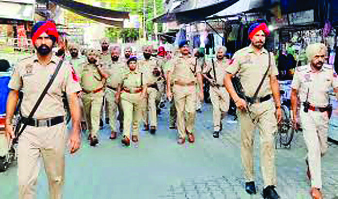 खुफिया सूचना मिलते ही एक्शन में आई पुलिस, चार पिस्तौल सहित 2 काबू