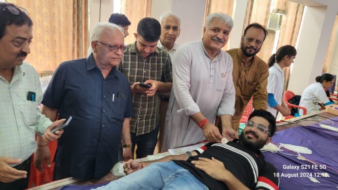 Punjabi Welfare Sabha organized a blood donation camp on the martyrdom day of Shaheed Madanlal Dhingra