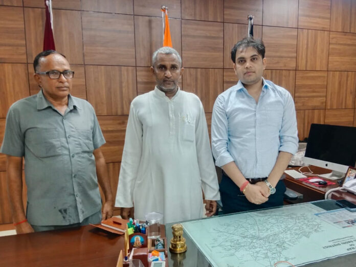 Dr. Bhimrao Ambedkar Trust officials met the Deputy Commissioner