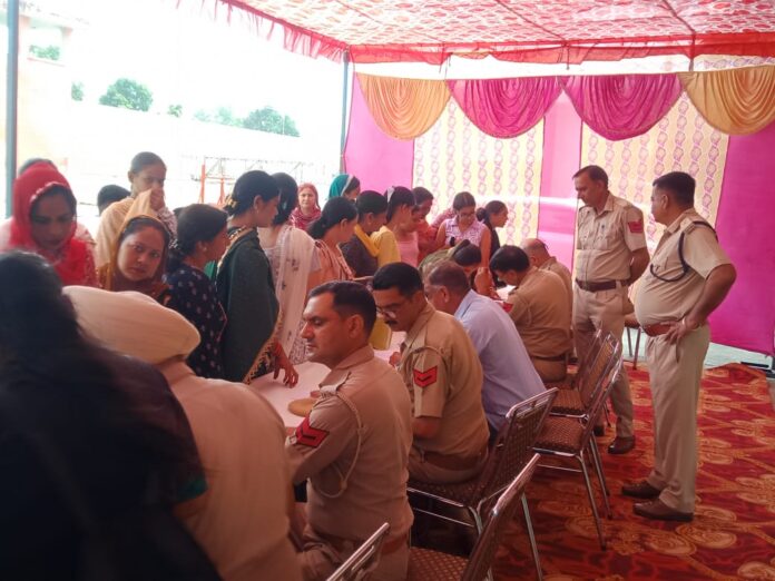 Rakshabandhan was celebrated by tying Rakhi on the wrists of prisoners in Yamunanagar jail