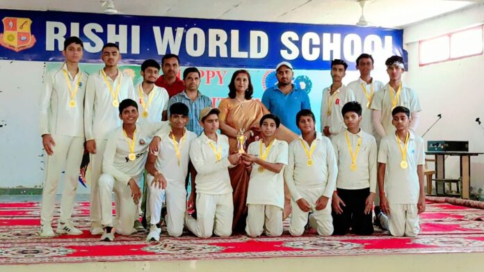 Rishi World School became the winner in the district level tennis ball cricket competition