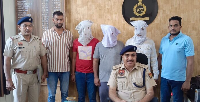 03 accused arrested for extorting money by pretending to be a fake CM Flying and threatening to seal the shop of a medical store operator in village Sanwad.