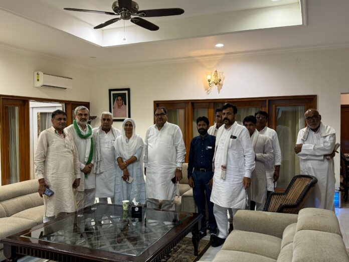 New equations will be formed through table discussion between 11 member committee of Kisan Mazdoor Morcha and INLD National General Secretary Abhay Singh Chautala.