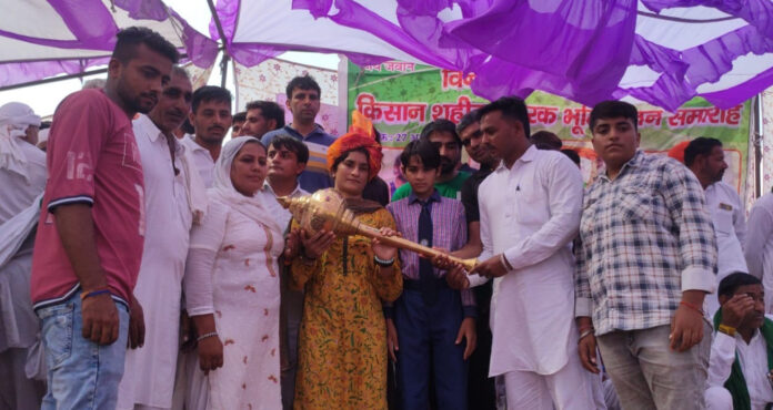 Wrestling player Vinesh Phogat was honored on Khatkad, the land of Bangar