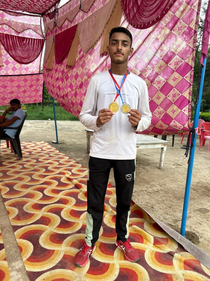 Rohan stood first in discus throw at district level