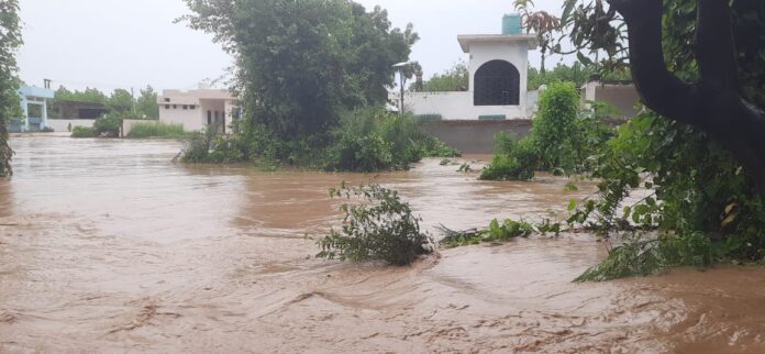 Som river is in spate, dozens of villages are in the grip of flood, contact with headquarters cut off