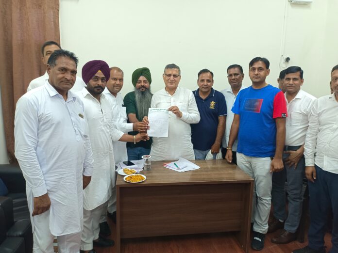 Bhakiyu handed over a demand letter to the Agriculture Minister for building an agriculture building in Yamunanagar