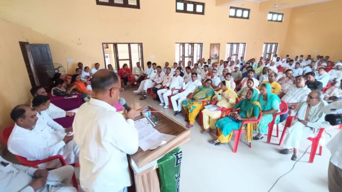 Party observers reached Jangid Dharamshala in the town and polled the general public on the ground situation.