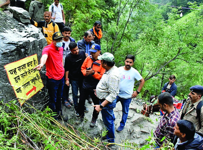 मणिमहेश यात्रा मार्ग का निरीक्षण किया  