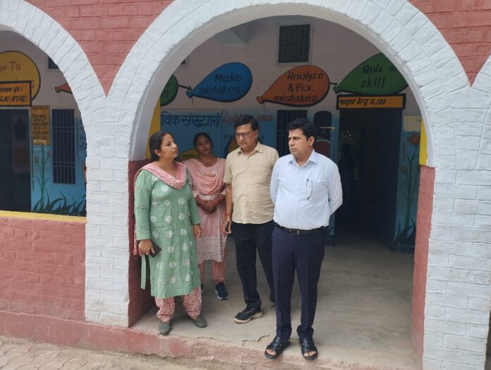 SDM Jagdish Chandra conducted a surprise inspection of the strong room and polling centers