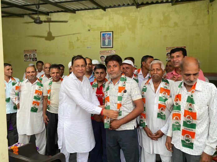 About two dozen people joined Congress in village Muzafatkalan