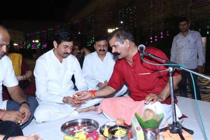 Devotees danced to the bhajans during Shri Shyam Sankirtan