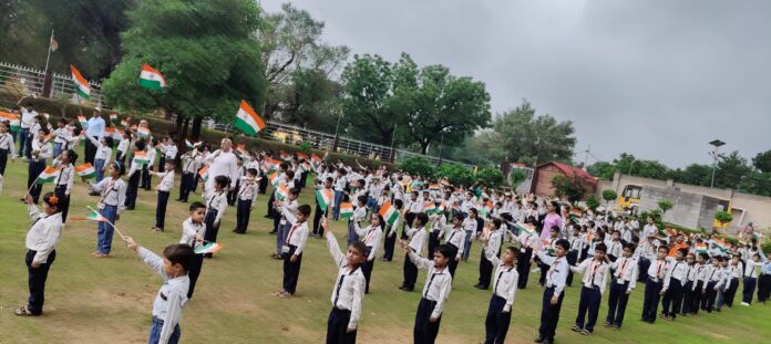 Independence Day celebrated with pomp at Vijay International School, Mahendragarh