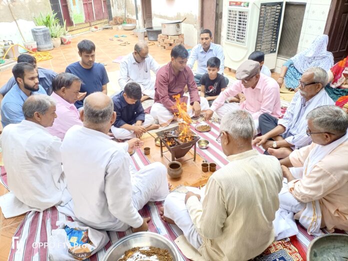 Birthday celebrated by performing havan and planting trees in Bawaniya