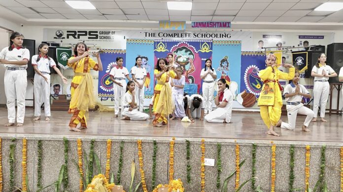 Beautiful tableaux of children on Janmashtami festival in RPS captivated the mind