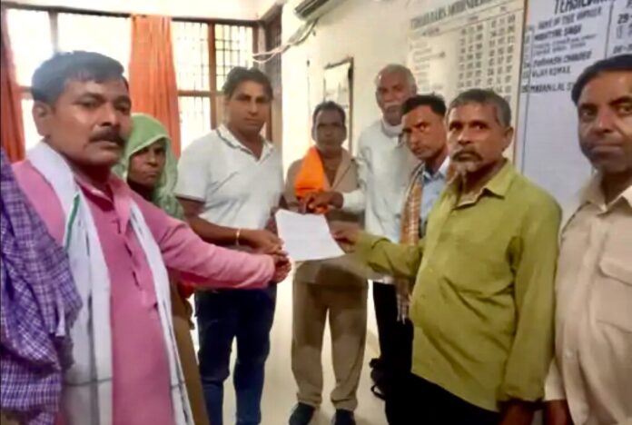 Rural sanitation workers sent a memorandum to the Chief Minister regarding their demands.