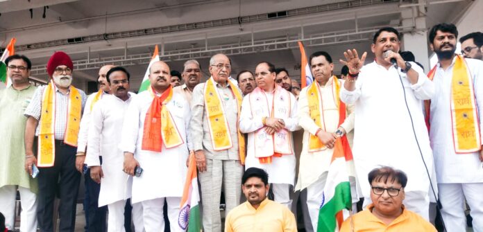 BJP members took out Tiranga Yatra bike rally for Ghar Tiranga Abhiyan