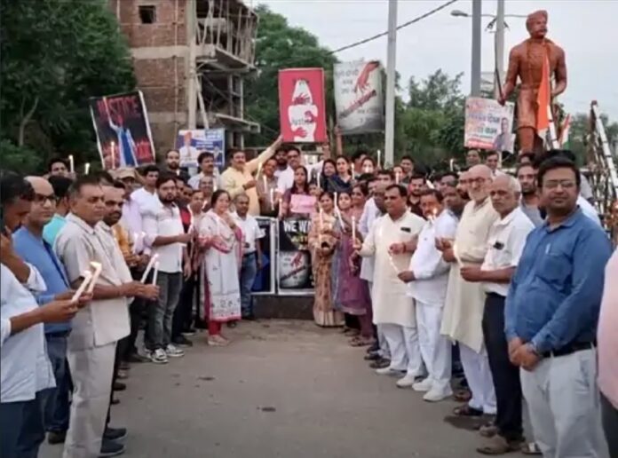 Demanding justice with candles in hand