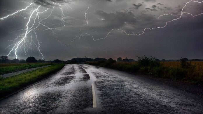 Punjab Weather Update: पंजाब में भारी बारिश का अलर्ट, पढ़ें मौसम विभाग की रिपोर्ट