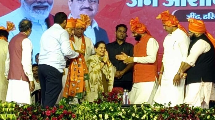 CM Naib Singh Saini made Mayor Shakti Rani wear a turban and join BJP