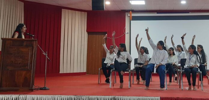 Teacher's Day celebrated with great pomp in Adarsh ​​Mahila Mahavidyalaya a